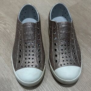 Native Kids Glitter Slip-On Sneakers - gold